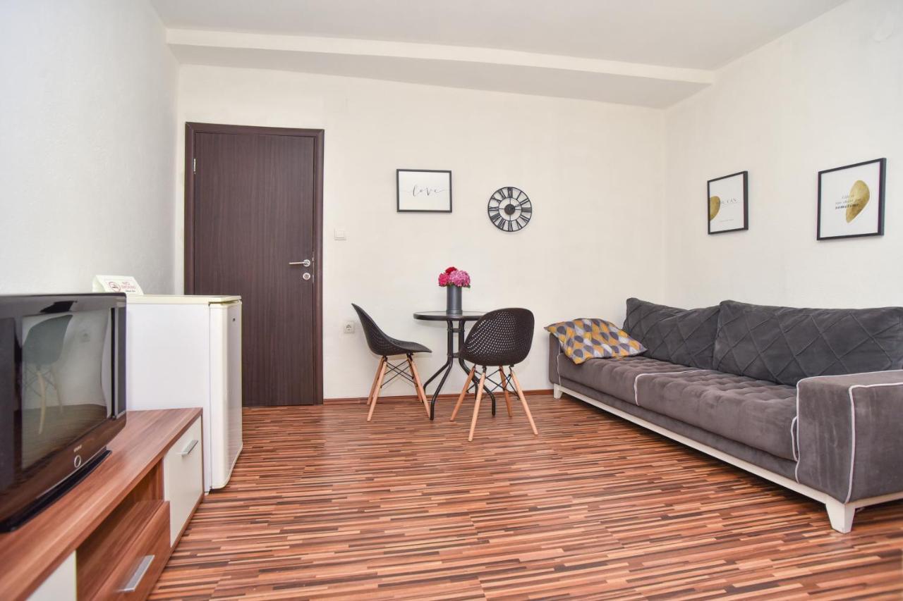 בודווה Apartments Bjelanovic מראה חיצוני תמונה